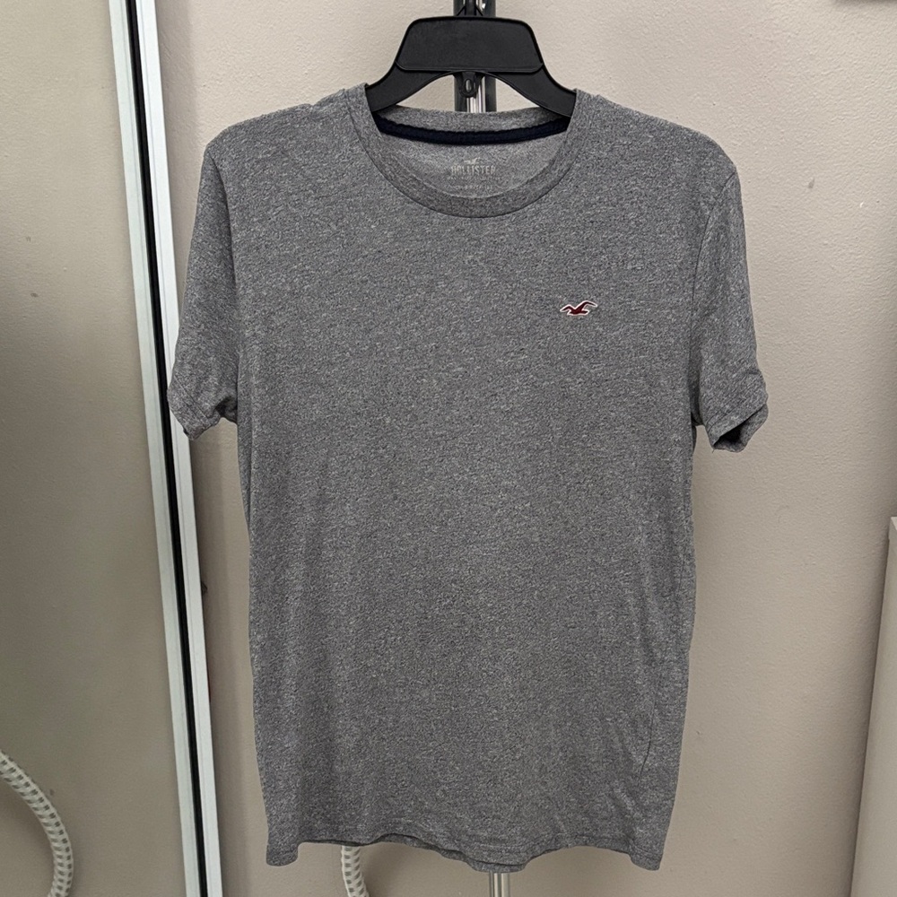 Hollister Men’s Heather Gray Crew Neck Men's Tee